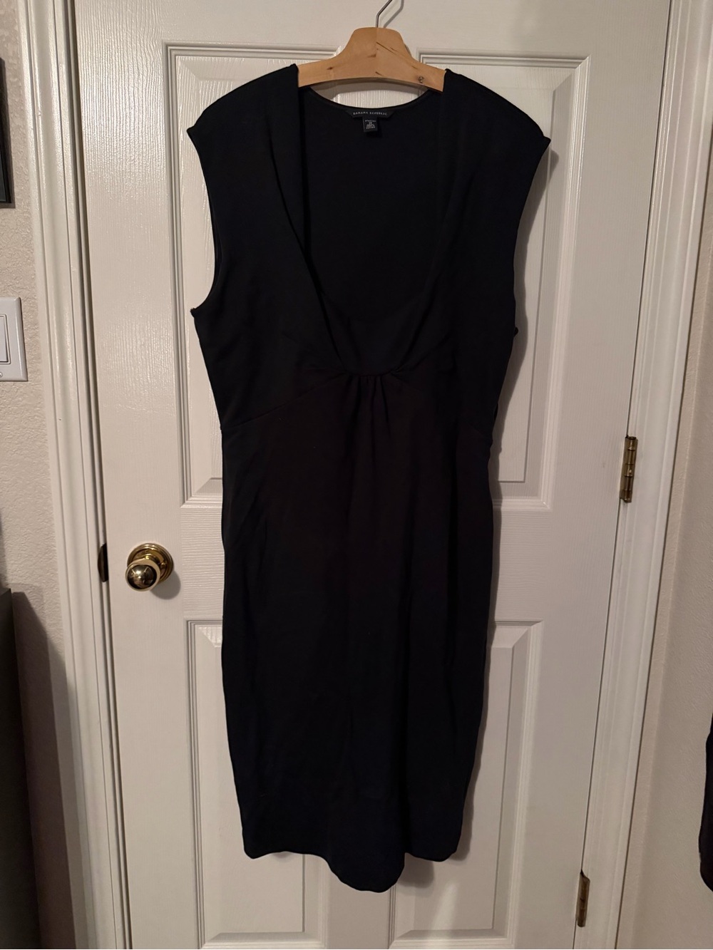 Banana Republic Black Cap-Sleeve Sheath Dress